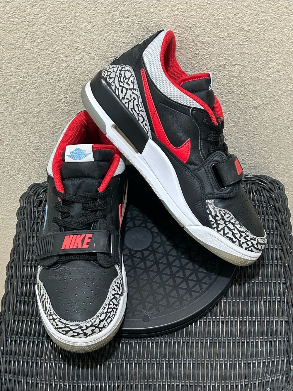 Size 8.5 Jordan Legacy 312 Low Black Valor Blue “Chicago Flag” CD7069-004